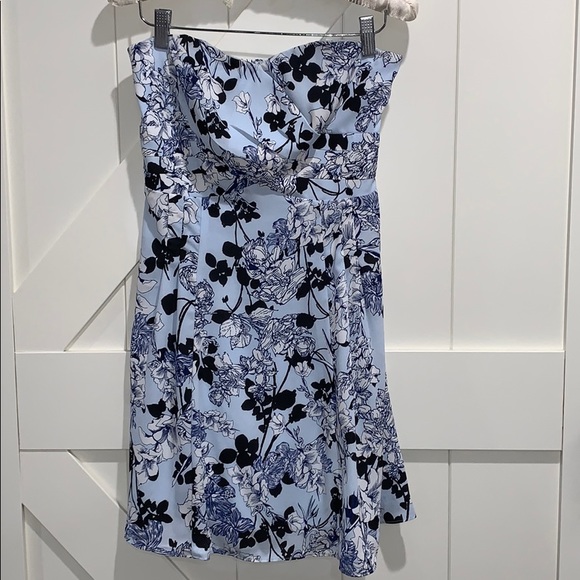 Express Strapless Dress Size 4 - Picture 3 of 7